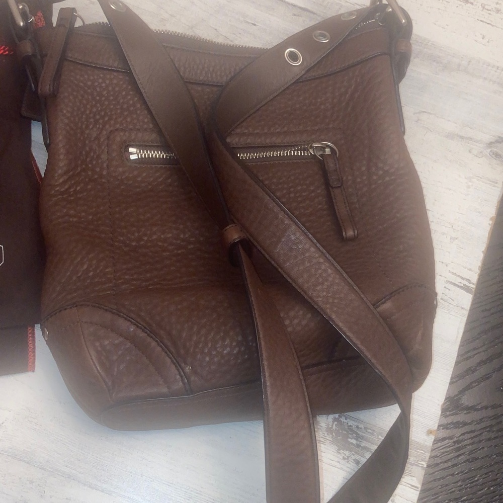 Genuine Coach Dark Brown Leather HOBO Bag Coach Dust bag included
Y2 K 2008 - Picture 16 of 17